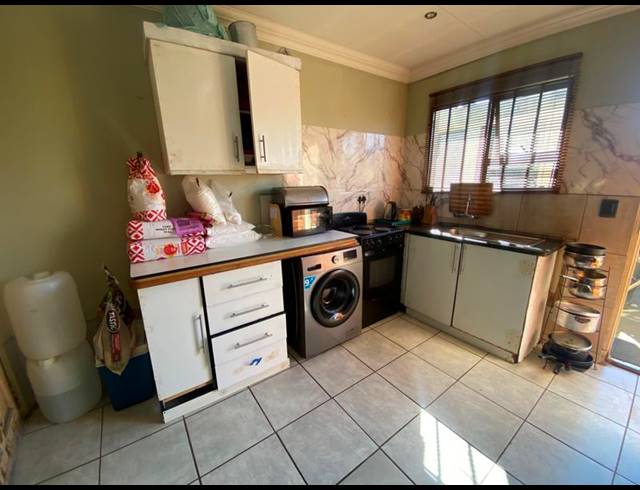 2 BEDROOM HOUSE FOR SALE IN PALM RIDGE EXT 2